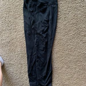 Lululemon crop pants